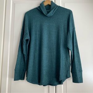 American Eagle Green Ribbed Turtleneck